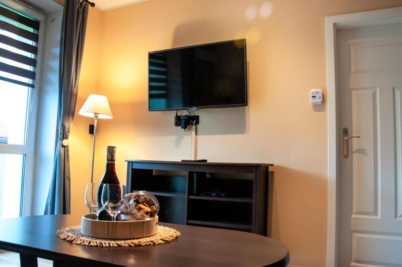 Apartament "Klimatycznie" - Przytulny, 4-Osobowy, Jelenia Gora, Cieplice Eksteriør bilde